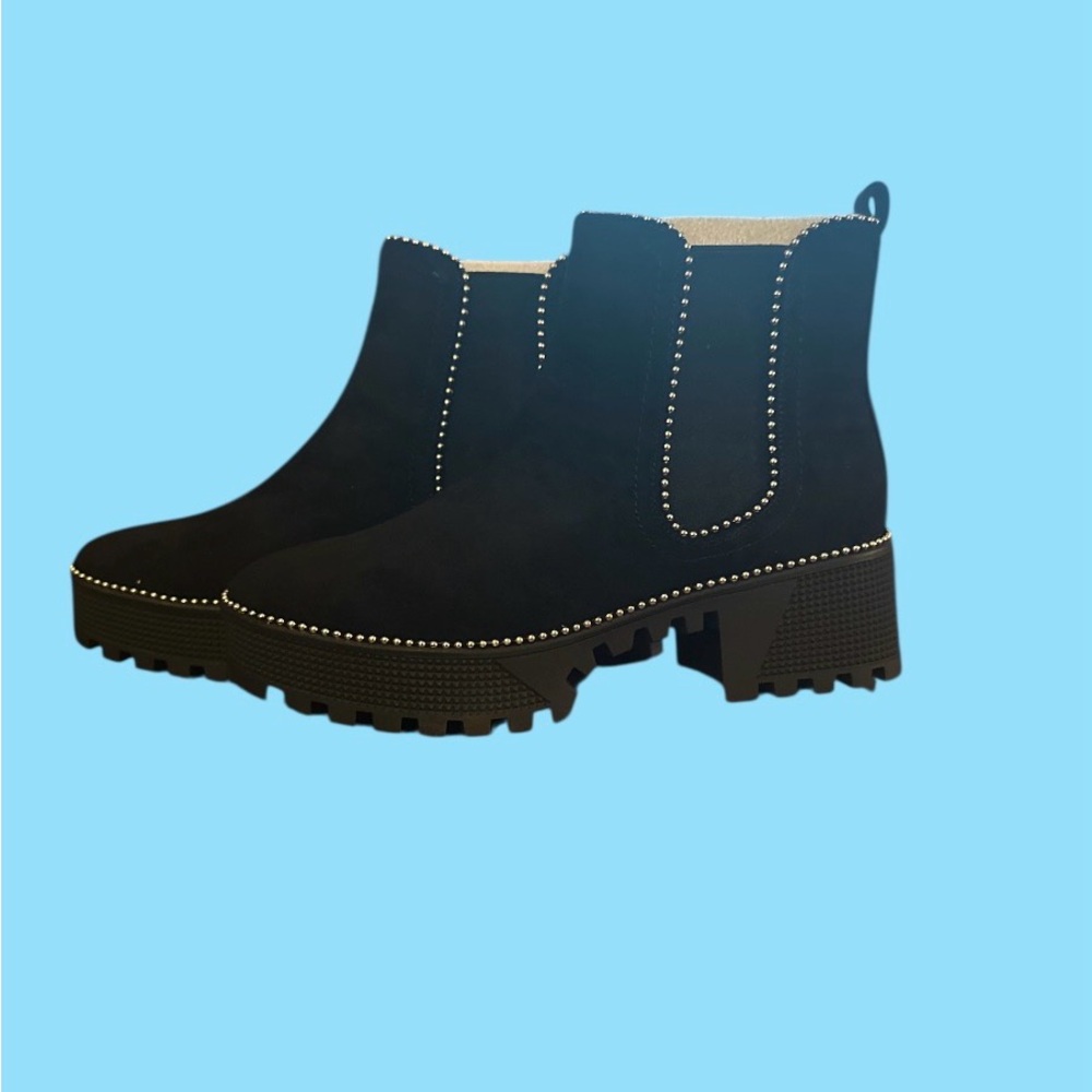 Rebel Heart Chelsea Kicks